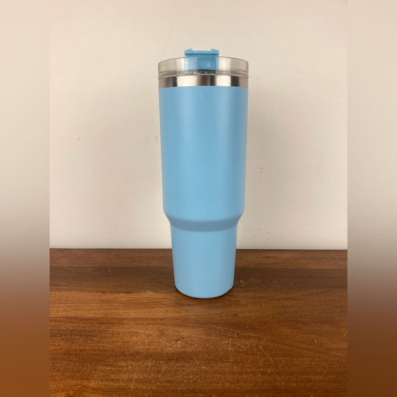 Stanley The Quencher H2.0 Flowstate Tumbler 40 oz - POOL Blue Silver Pre Owned - Picture 2 of 6